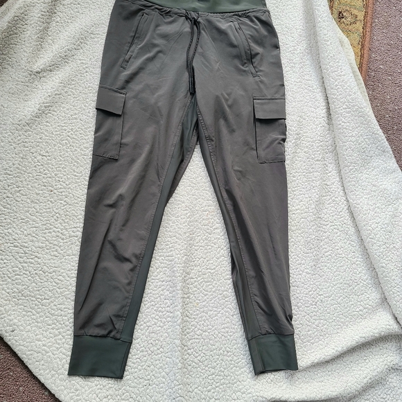 Athleta joggers size 2 olive green - Picture 2 of 9